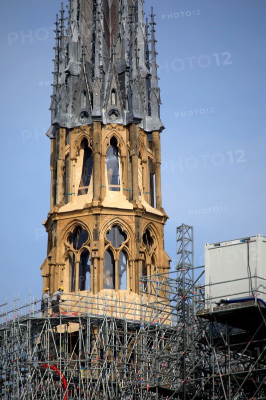Paris, pose de la nouvelle flèche de Notre-Dame de Paris