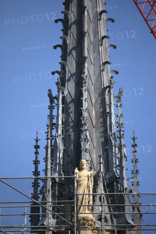 Paris, pose de la nouvelle flèche de Notre-Dame de Paris