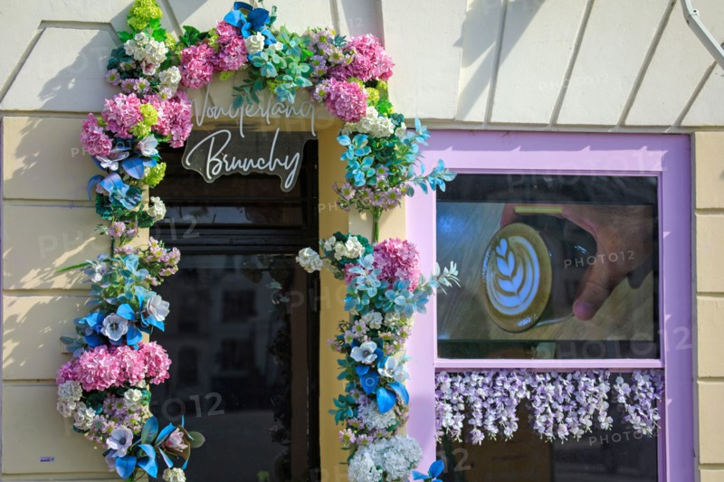 Paris, "Wonderland Brunchy"