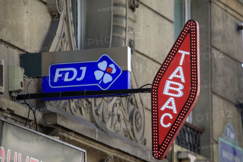 Paris, tobacconist's sign