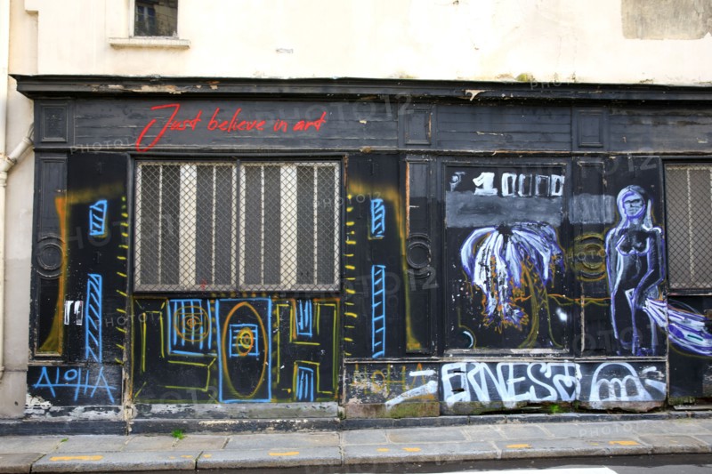Paris, rue des Grands-Augustins