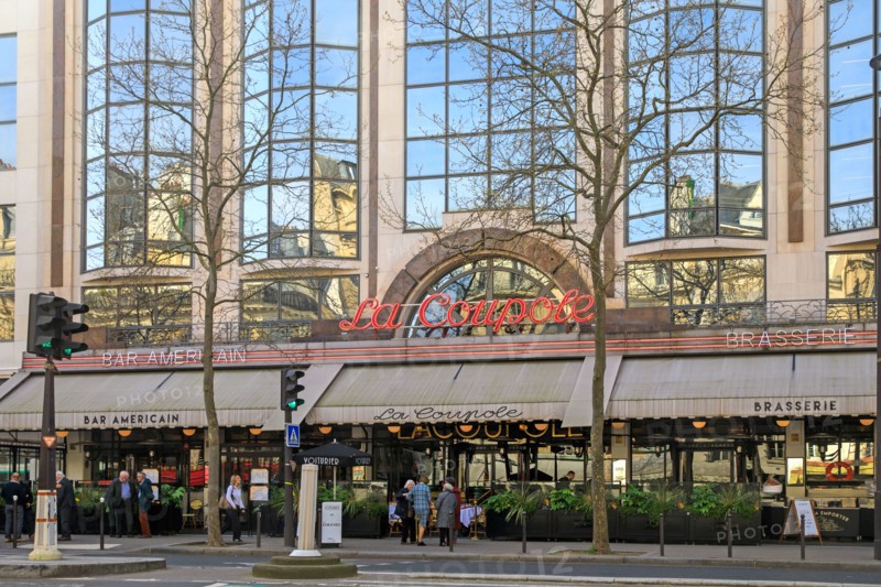 Paris, brasserie "La Coupole"