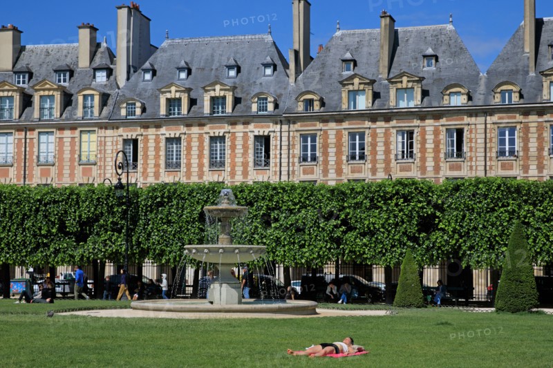 Place des Vosges, Paris