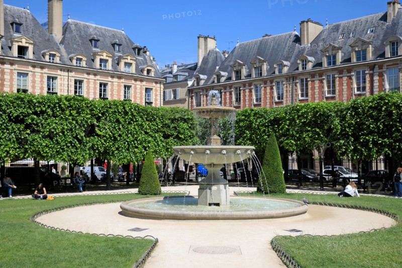 Place des Vosges, Paris