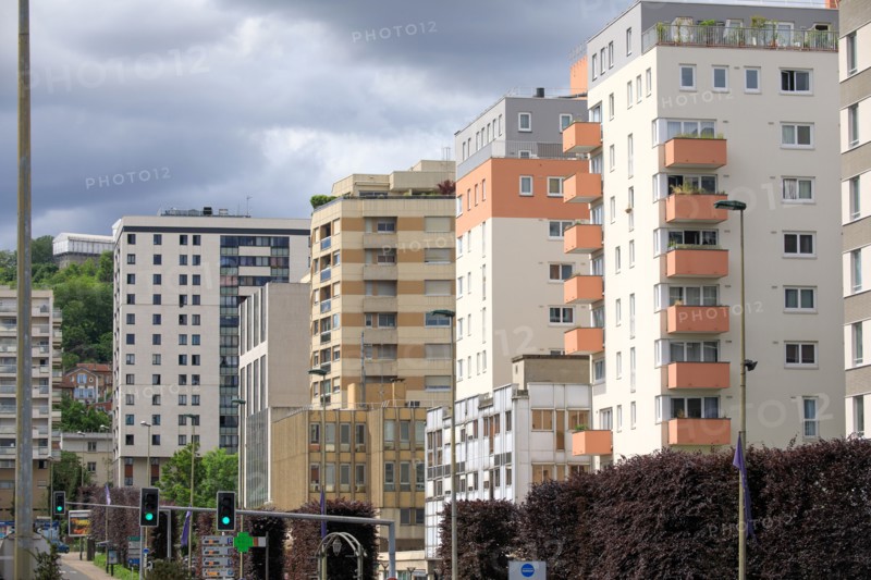 Building in Suresnes