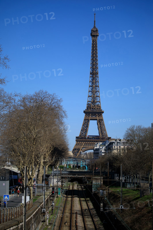 Paris, Quai de Grenelle