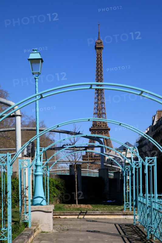Paris, Quai de Grenelle