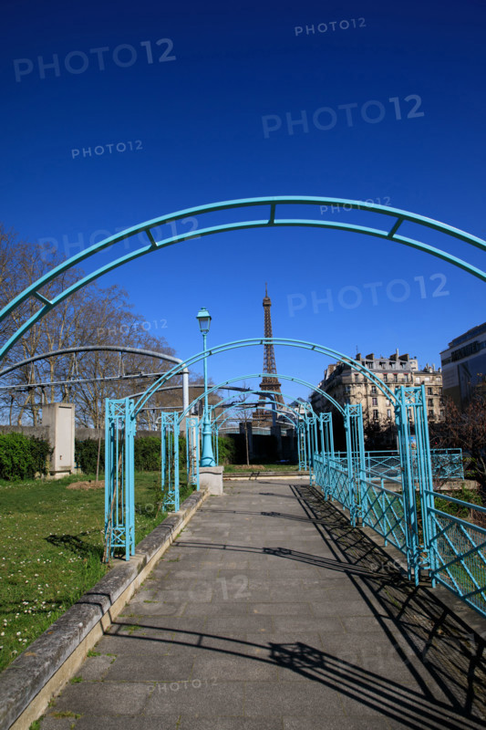 Paris, Quai de Grenelle