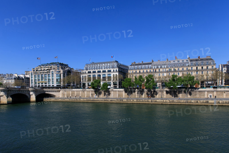 Paris, quai de la Mégisserie