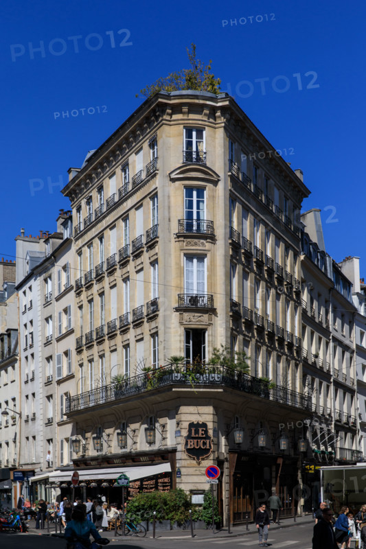 Paris, angle rue Mazarine et rue Dauphine