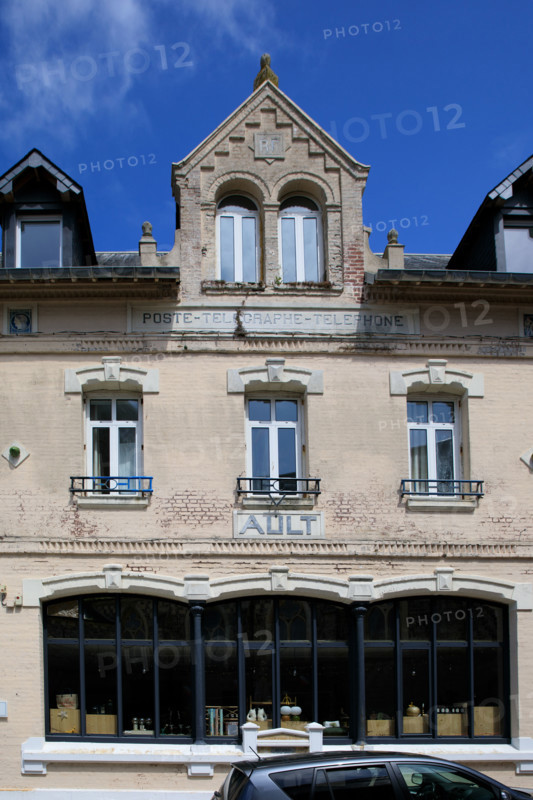 france, région Hauts de france, Somme, Ault,ancienne poste, magasin de deco,