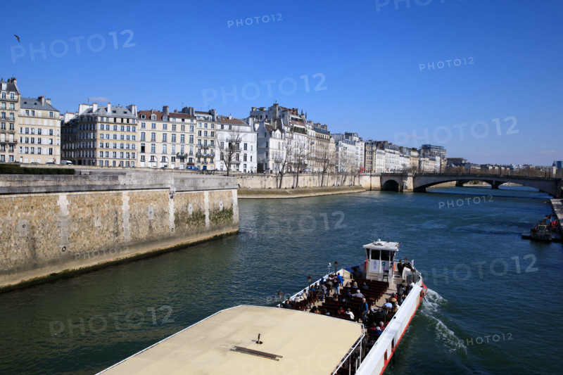 Paris, péniche sur la Seine
