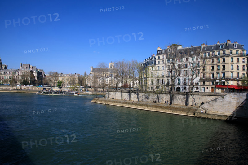 Paris, quai de Bourbon