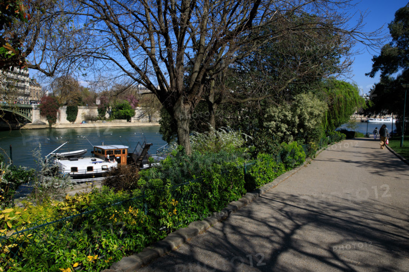 Paris, quai Saint-Bernard