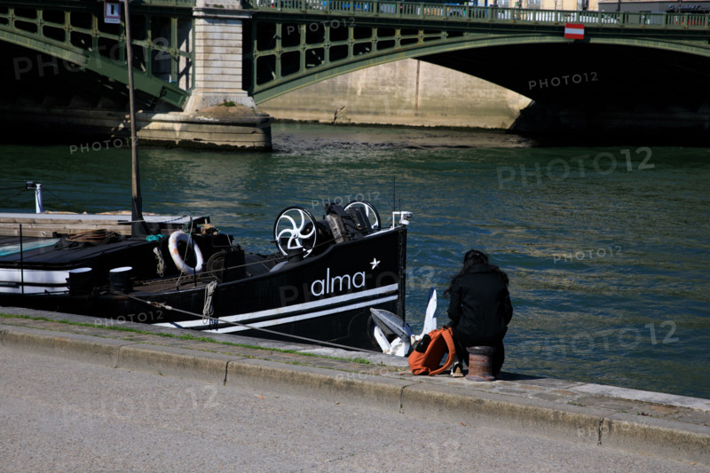 Paris, quai Saint-Bernard