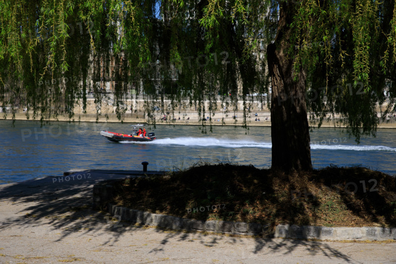 Paris, quai Saint-Bernard