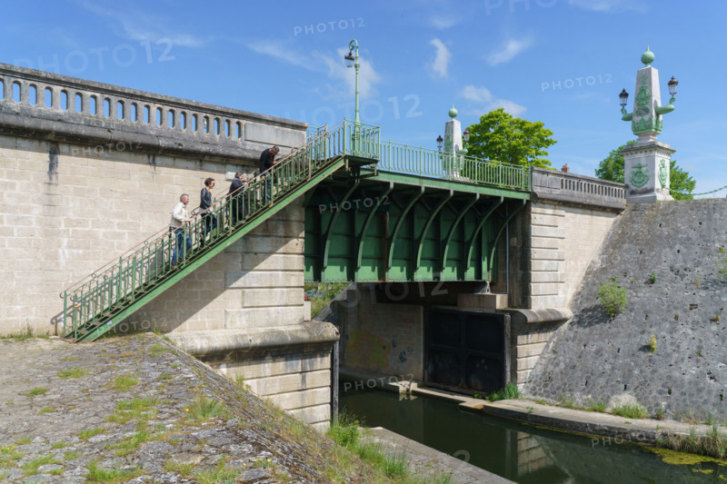 france, région centre, Loiret, Briare, pont canal de Birare, pont-canal portant le canal latéral à la Loire au-dessus de la Loire. concu pas les ateliers de Gustave Eiffel,