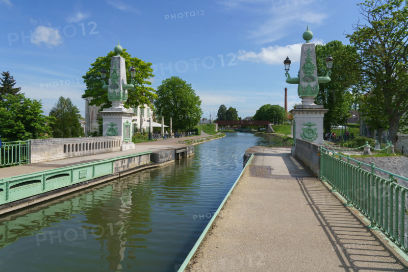 france, région centre, Loiret, Briare, pont canal de Birare, pont-canal portant le canal latéral à la Loire au-dessus de la Loire. concu pas les ateliers de Gustave Eiffel,