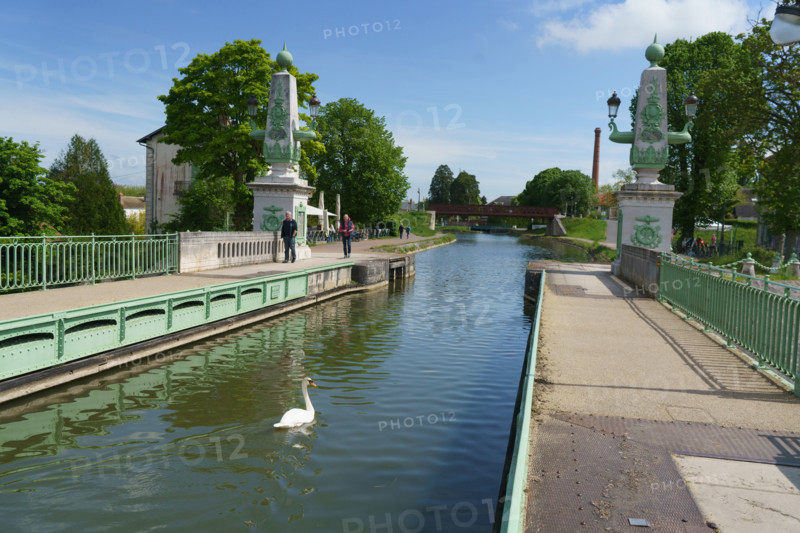 france, région centre, Loiret, Briare, pont canal de Birare, pont-canal portant le canal latéral à la Loire au-dessus de la Loire. concu pas les ateliers de Gustave Eiffel,