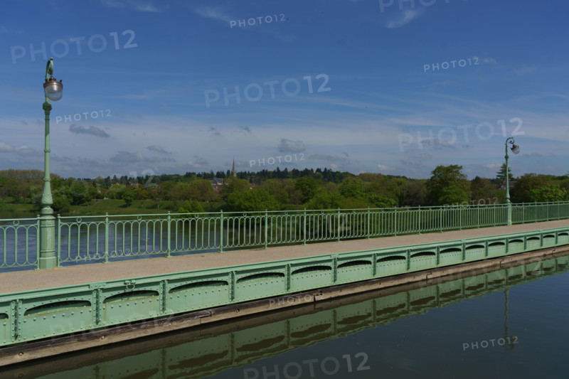 france, région centre, Loiret, Briare, pont canal de Birare, pont-canal portant le canal latéral à la Loire au-dessus de la Loire. concu pas les ateliers de Gustave Eiffel,