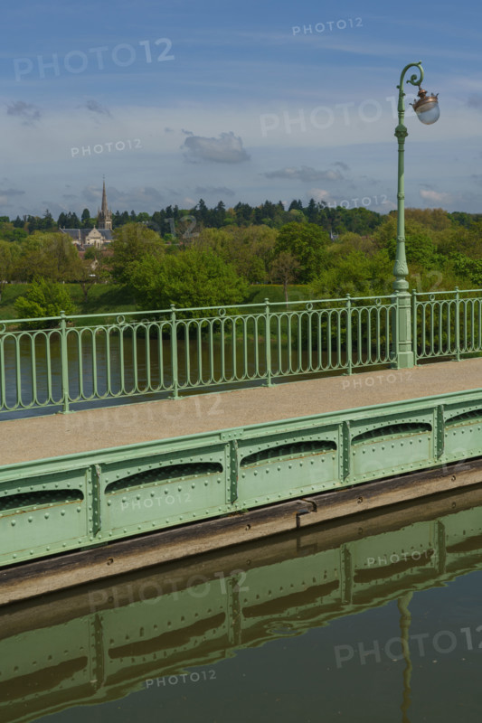 france, région centre, Loiret, Briare, pont canal de Birare, pont-canal portant le canal latéral à la Loire au-dessus de la Loire. concu pas les ateliers de Gustave Eiffel,