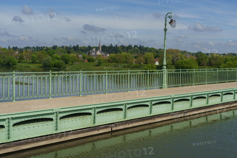france, région centre, Loiret, Briare, pont canal de Birare, pont-canal portant le canal latéral à la Loire au-dessus de la Loire. concu pas les ateliers de Gustave Eiffel,