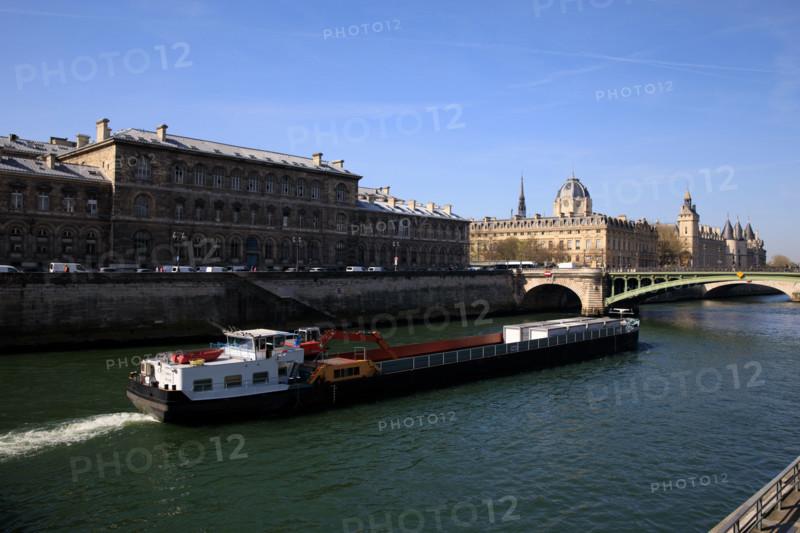 Paris, the quays of the Seine