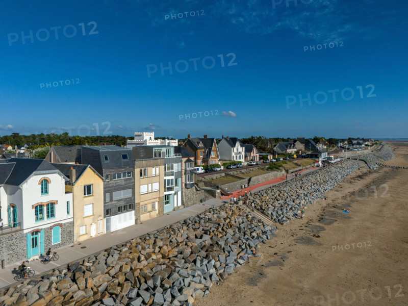 france, region Normandie, Manche, cotentin, Agon coutainville,  plage, promenade de Chausey,