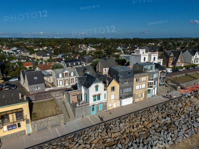 france, region Normandie, Manche, cotentin, Agon coutainville,  plage, promenade de Chausey,