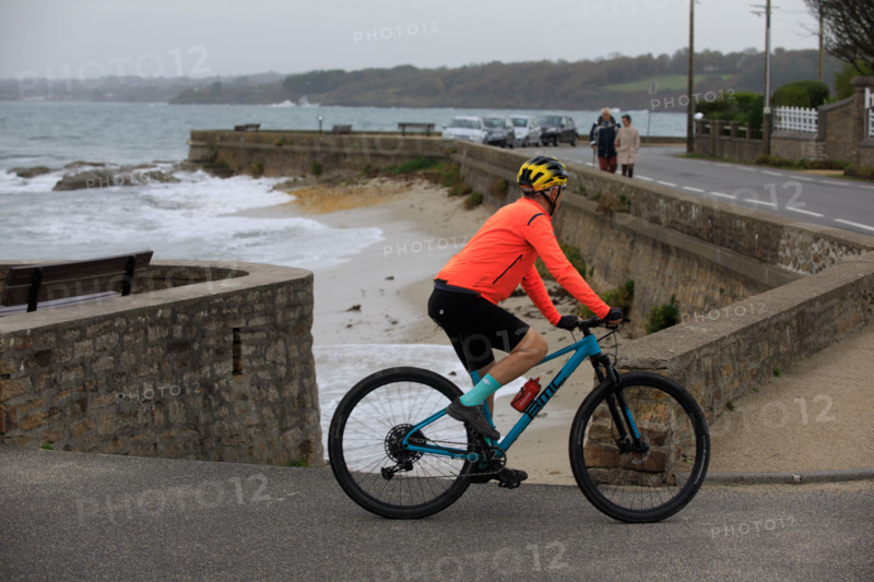 france region Bretagne, Finistère sud, Concarneau, grandes marées sur la corniche,