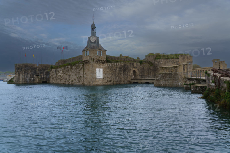 france region Bretagne, Finistère sud, Concarneau, grandes marées, le port et la ville close