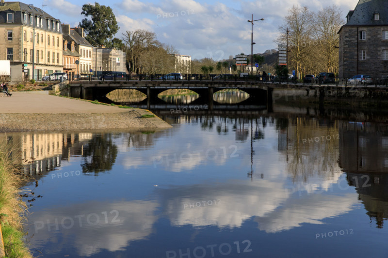 FRance, région Bretagne, Côtes d'Armor, lannion, quai d aiguillon, le Leguer