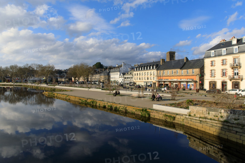 FRance, région Bretagne, Côtes d'Armor, lannion, quai d aiguillon, le Leguer