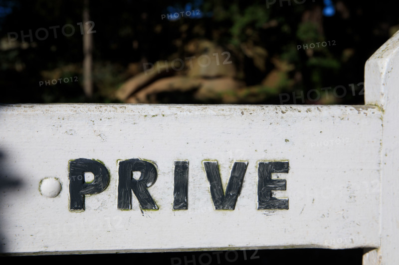 france, région Bretagne, Côtes d'Armor, côte de granit rose, Ploumanac'h, les rochers? propriété privée,