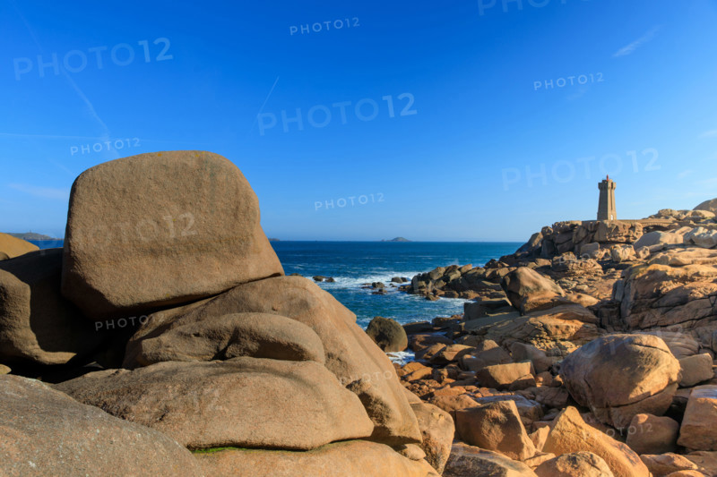 france, région Bretagne, Côtes d'Armor, côte de granit rose, Ploumanac'h, les rochers