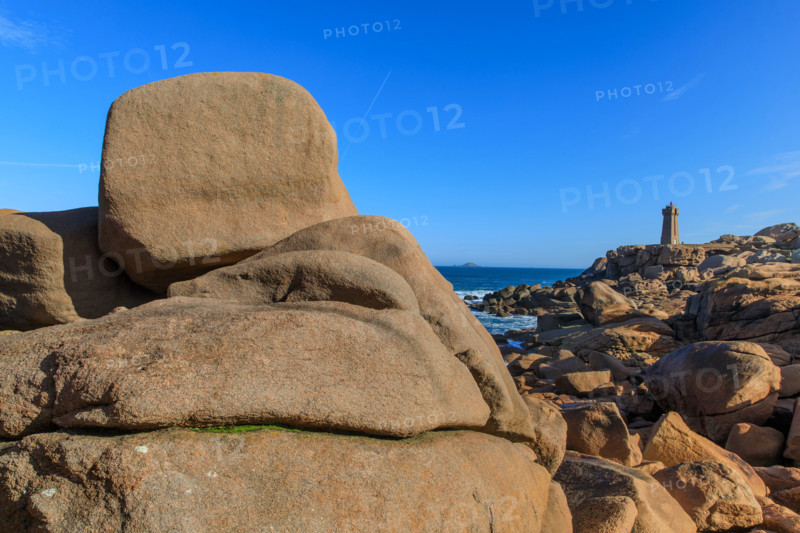 france, région Bretagne, Côtes d'Armor, côte de granit rose, Ploumanac'h, les rochers