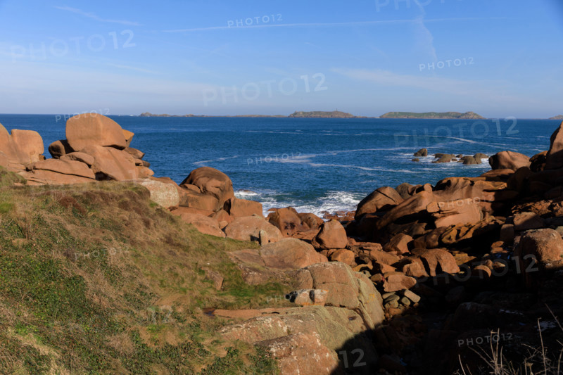 france, région Bretagne, Côtes d'Armor, côte de granit rose, Ploumanac'h, les rochers