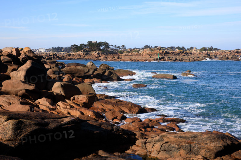 france, région Bretagne, Côtes d'Armor, côte de granit rose, Ploumanac'h, les rochers