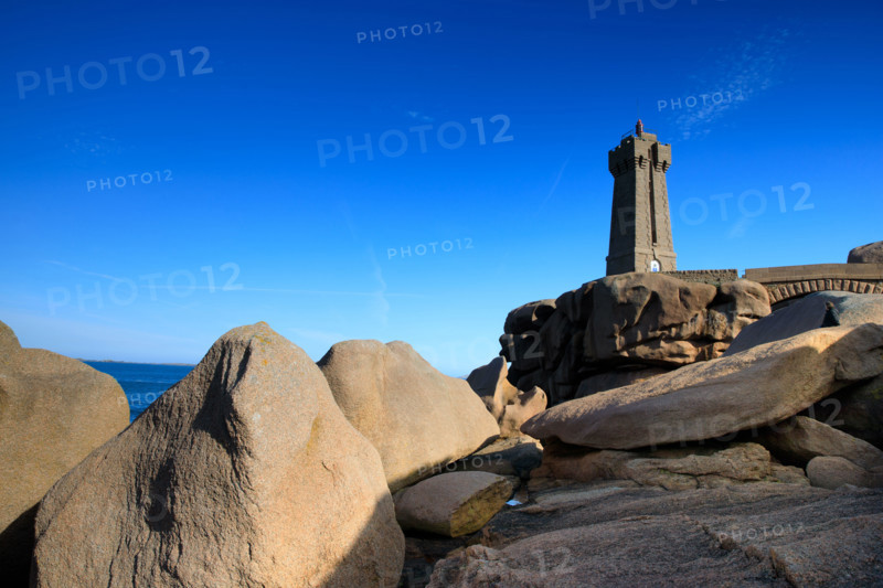 france, région Bretagne, Côtes d'Armor, côte de granit rose, Ploumanac'h, les rochers