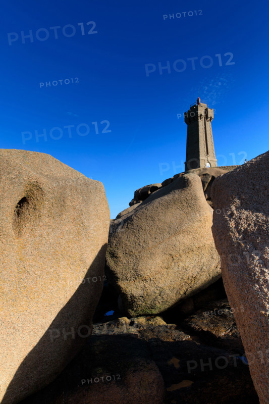 france, région Bretagne, Côtes d'Armor, côte de granit rose, Ploumanac'h, les rochers