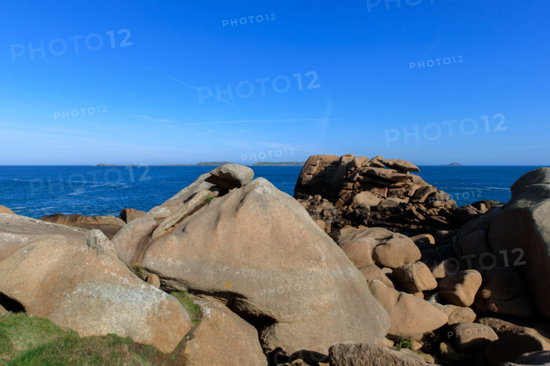 france, région Bretagne, Côtes d'Armor, côte de granit rose, Ploumanac'h, les rochers