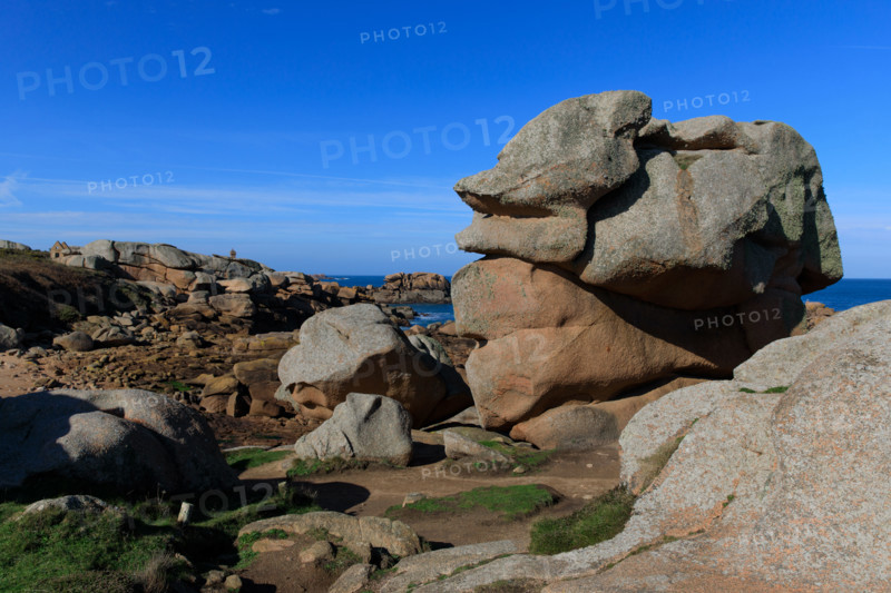 france, région Bretagne, Côtes d'Armor, côte de granit rose, Ploumanac'h, les rochers