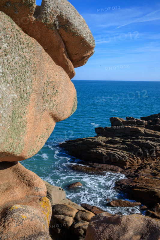 france, région Bretagne, Côtes d'Armor, côte de granit rose, Ploumanac'h, les rochers
