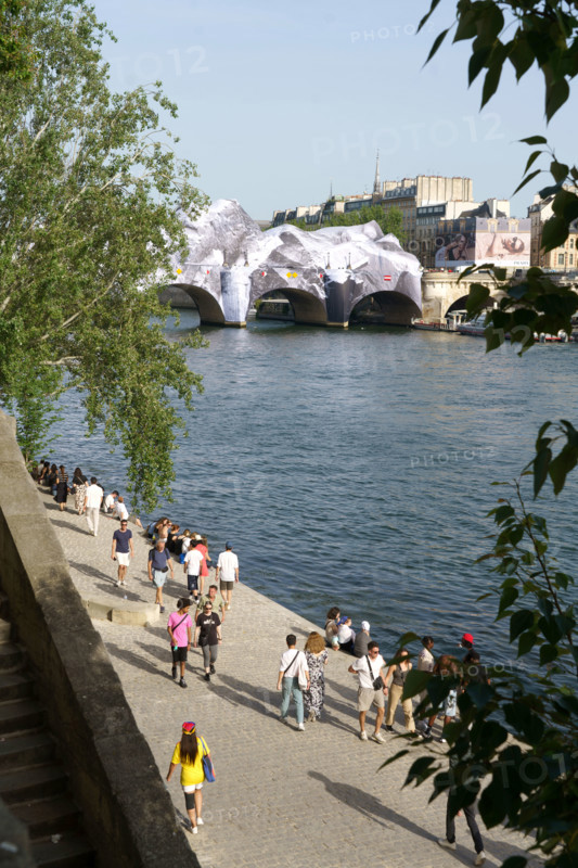 Oeuvre "La Caverne du Pont Neuf", par JR