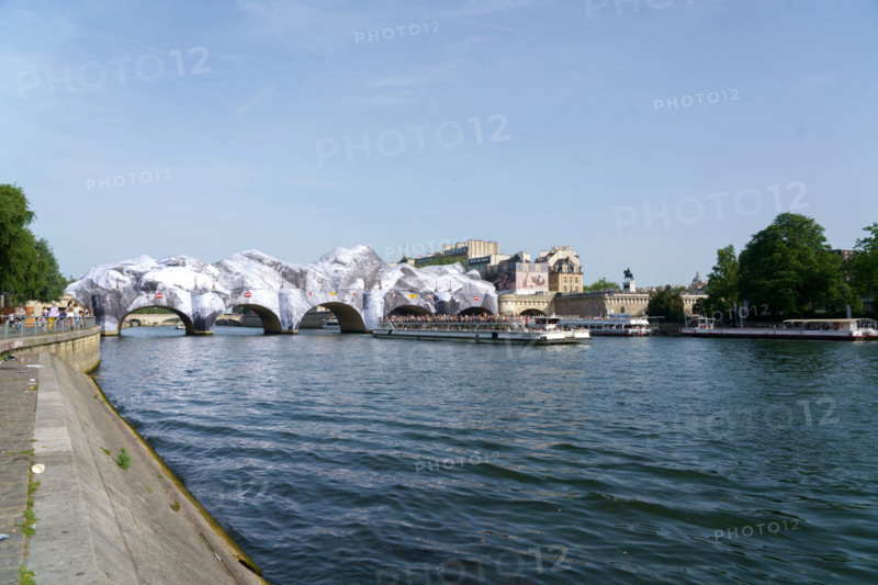 Oeuvre "La Caverne du Pont Neuf", par JR
