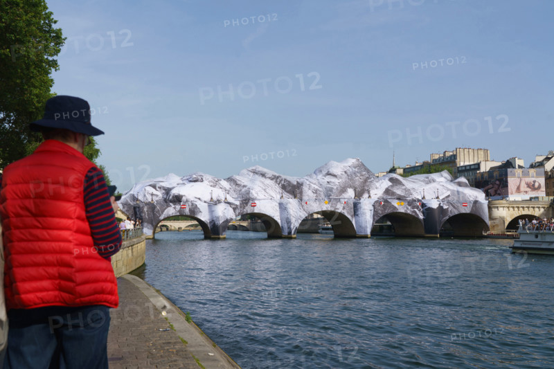 Oeuvre "La Caverne du Pont Neuf", par JR