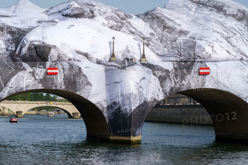 Oeuvre "La Caverne du Pont Neuf", par JR