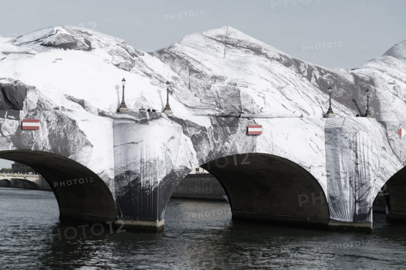 Oeuvre "La Caverne du Pont Neuf", par JR