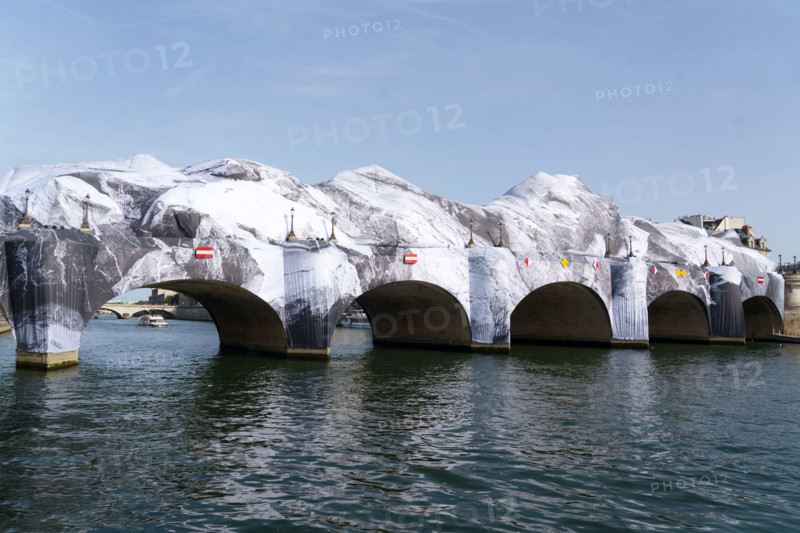 Oeuvre "La Caverne du Pont Neuf", par JR