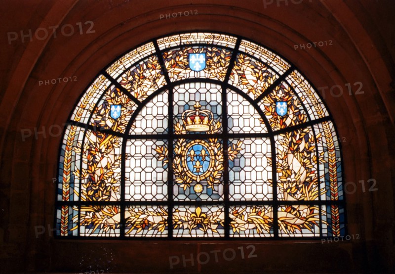 Stained glass (crypt of the basilica of Saint-Denis),